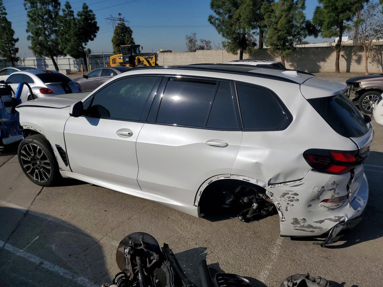 2027 BMW X5 VIN 5UX23EU05R9W19126 photo 2