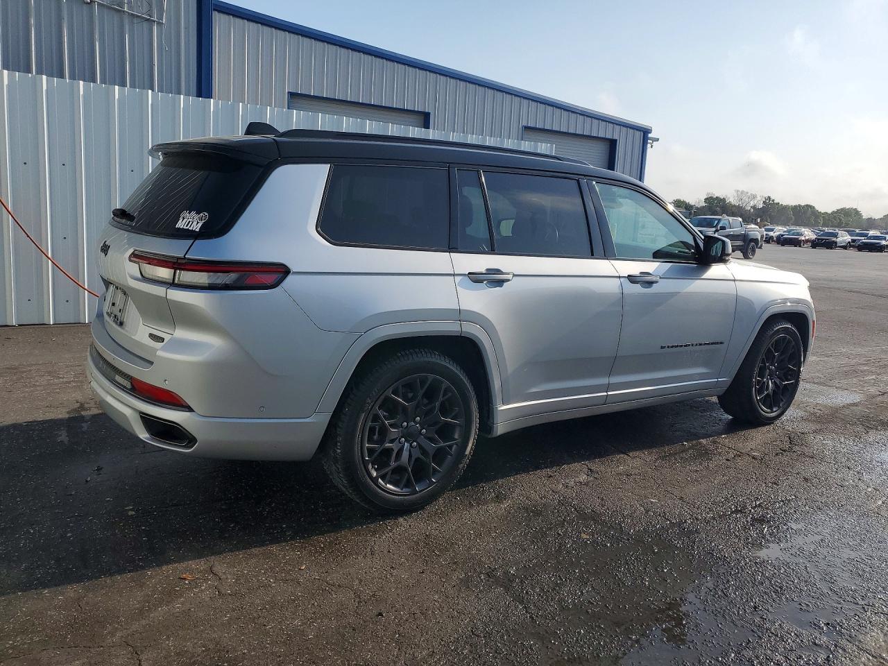 2023 Jeep Grand cher VIN 1C4RJKETXP8844304 photo 3