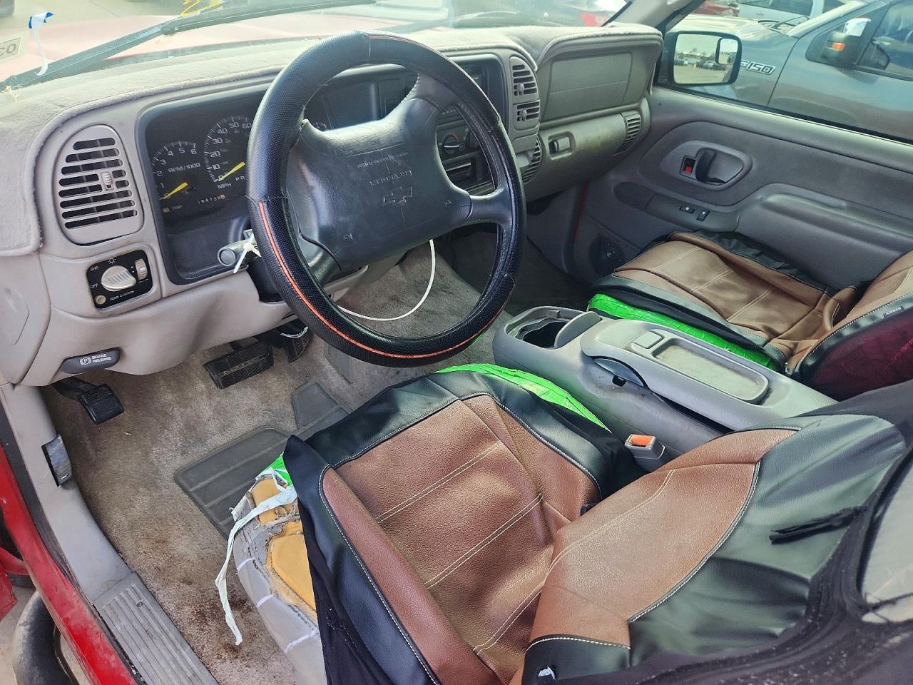 1997 Chevrolet Tahoe VIN 1GNEC13R6VJ435644 photo 8