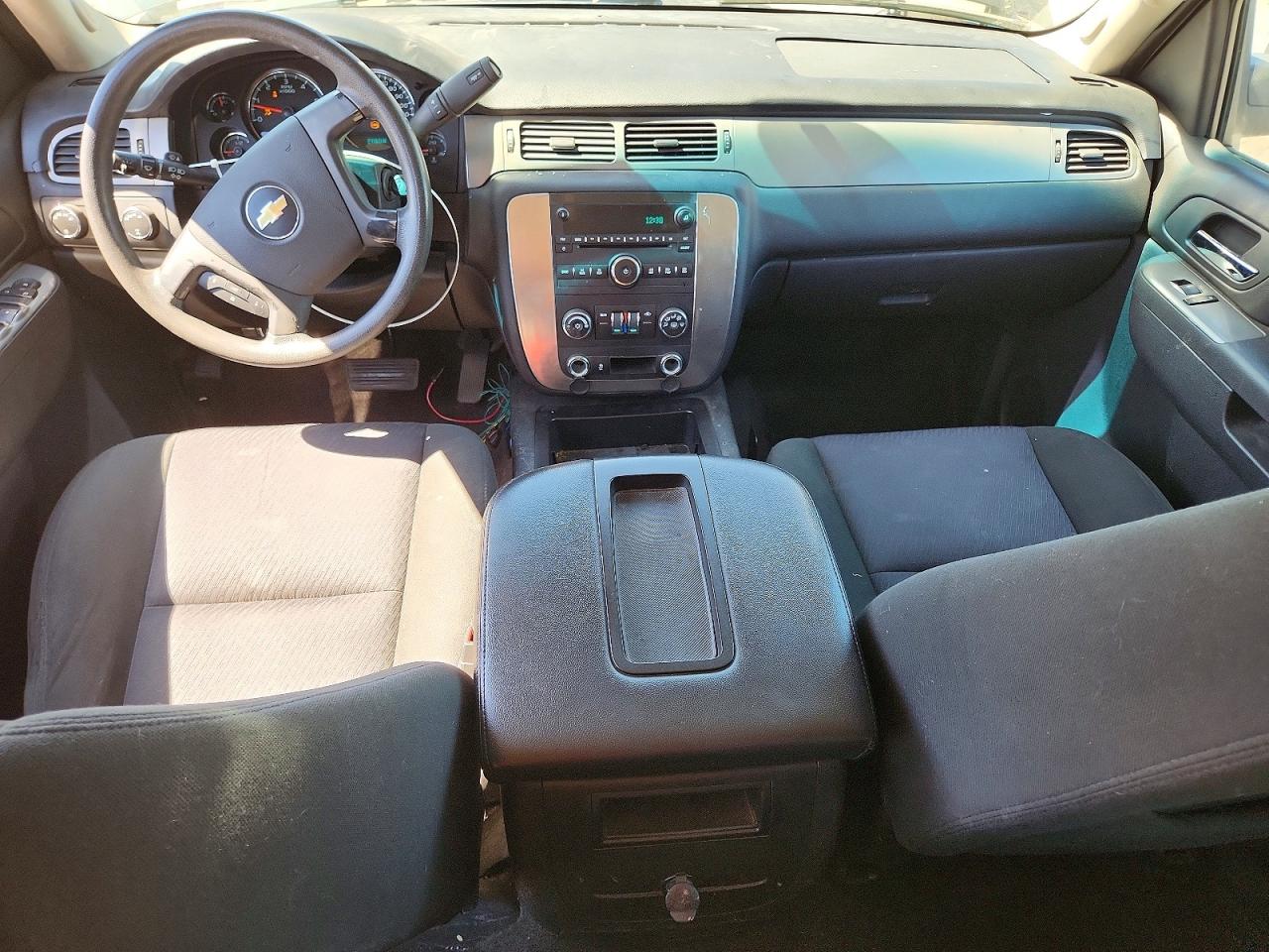 2012 Chevrolet Tahoe VIN 1GNSK2E02CR175218 photo 8
