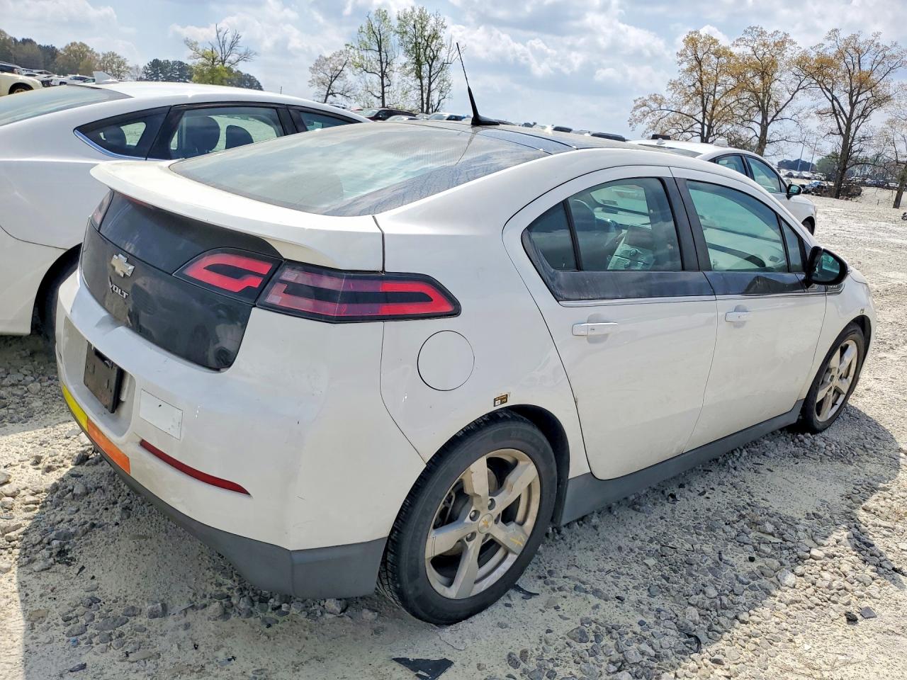 2012 CHEV Volt VIN 1G1RA6E40CU102469 photo 3