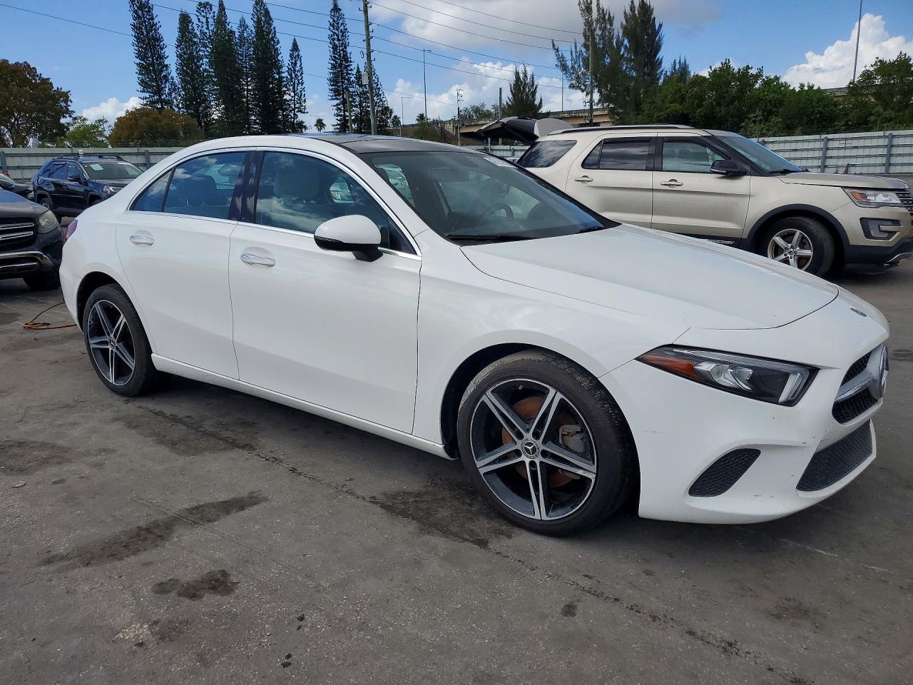 2019 MERCEDES-BENZ A-class VIN WDD3G4EB4KW035964 photo 4