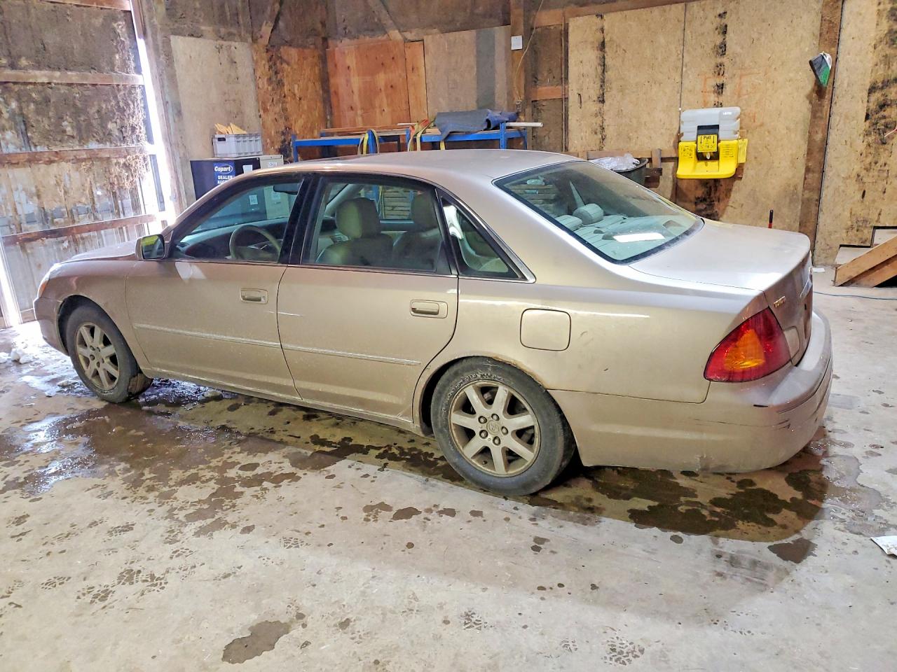 2000 TOYOTA Avalon VIN 4T1BF28B9YU109131 photo 2