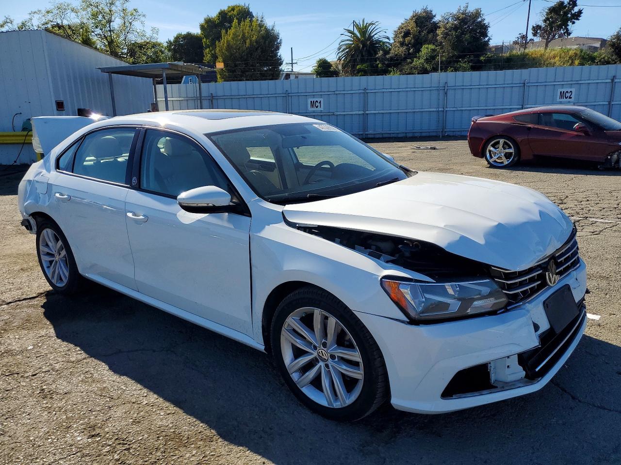 2019 VOLKSWAGEN Passat VIN 1VWLA7A34KC010069 photo 4