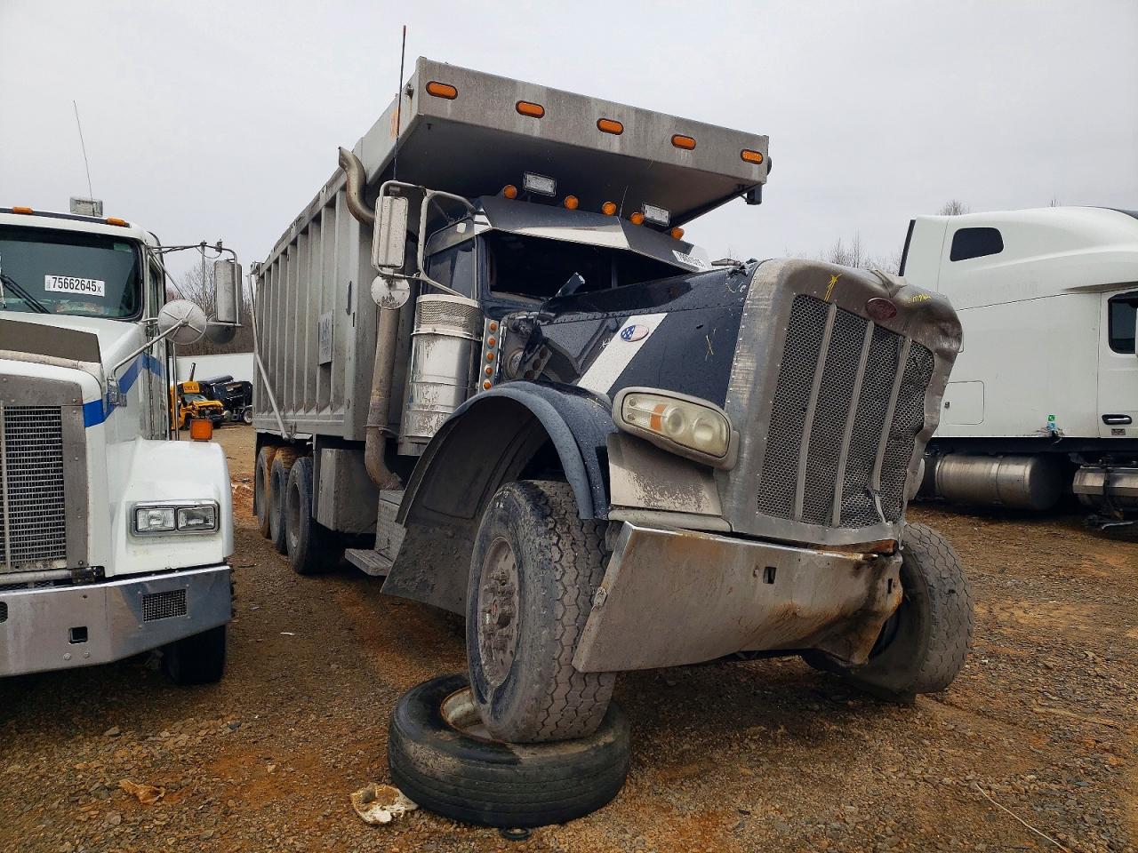 2009 PETERBILT All models VIN 1NPXL4TX49D775745 photo 1