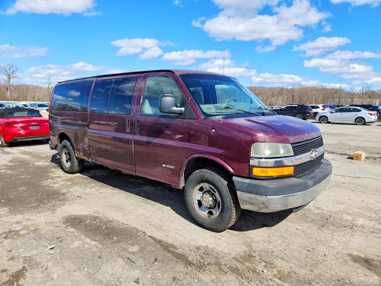 2005 CHEV Express VIN 1GAHG39U551224932 photo 4