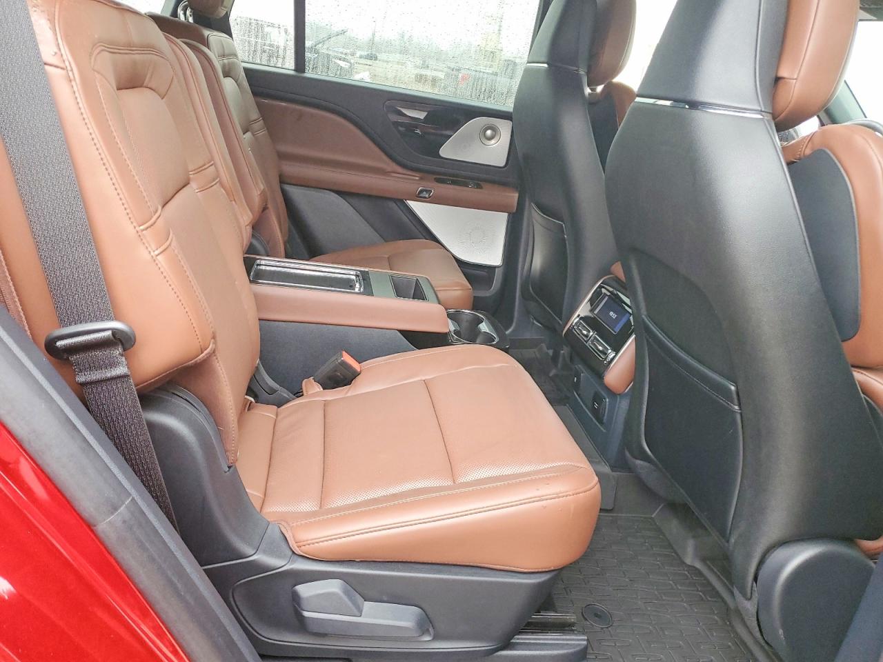 2025 Lincoln Aviator VIN 5LM5J7XC8SGL32539 photo 11
