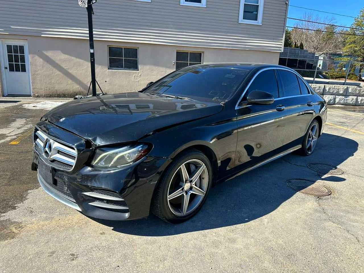 2017 Mercedes-Benz E-class VIN WDDZF4KBXHA053876 photo 1
