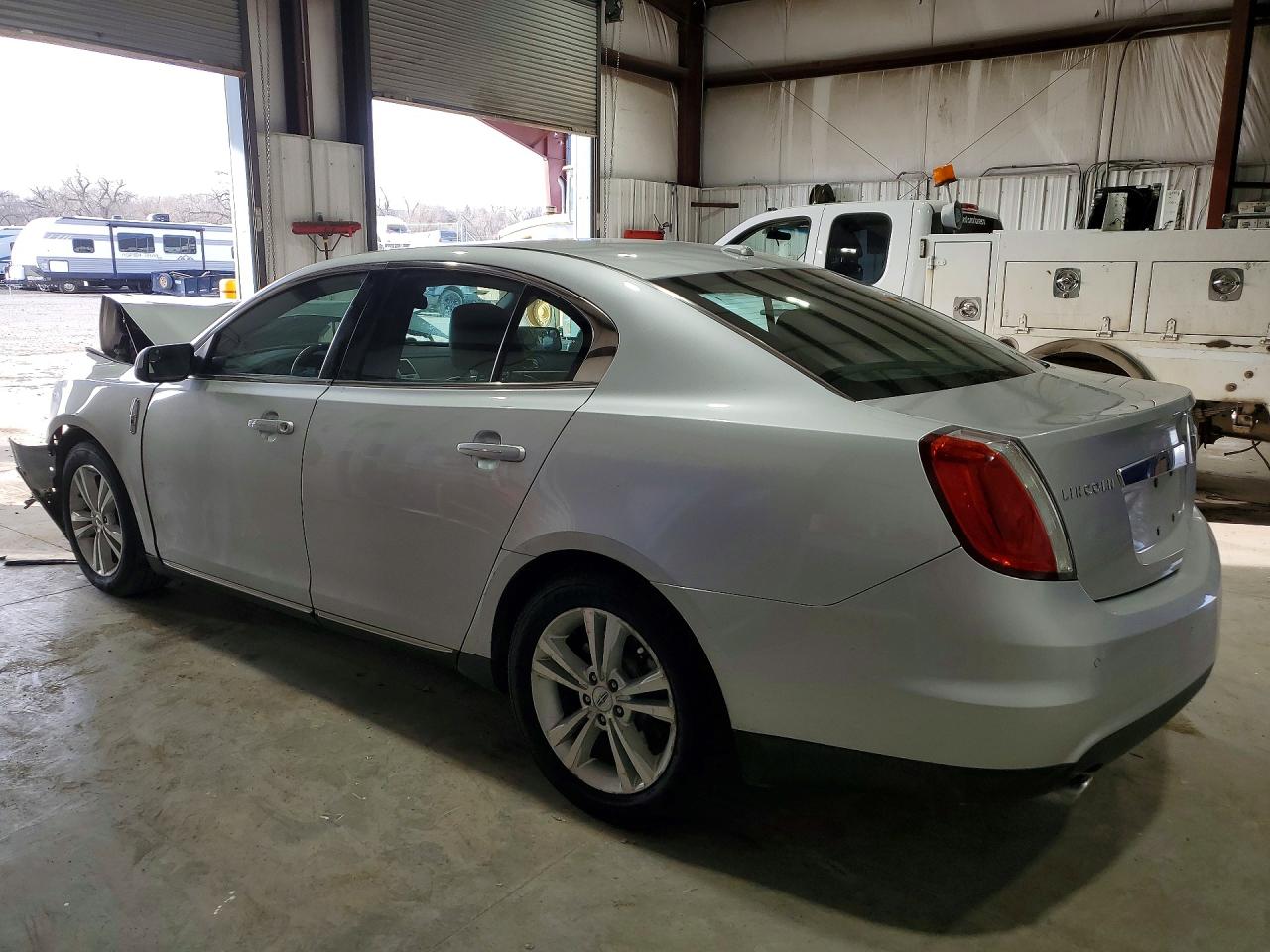 2010 Lincoln Mks VIN 1LNHL9ER0AG600964 photo 2