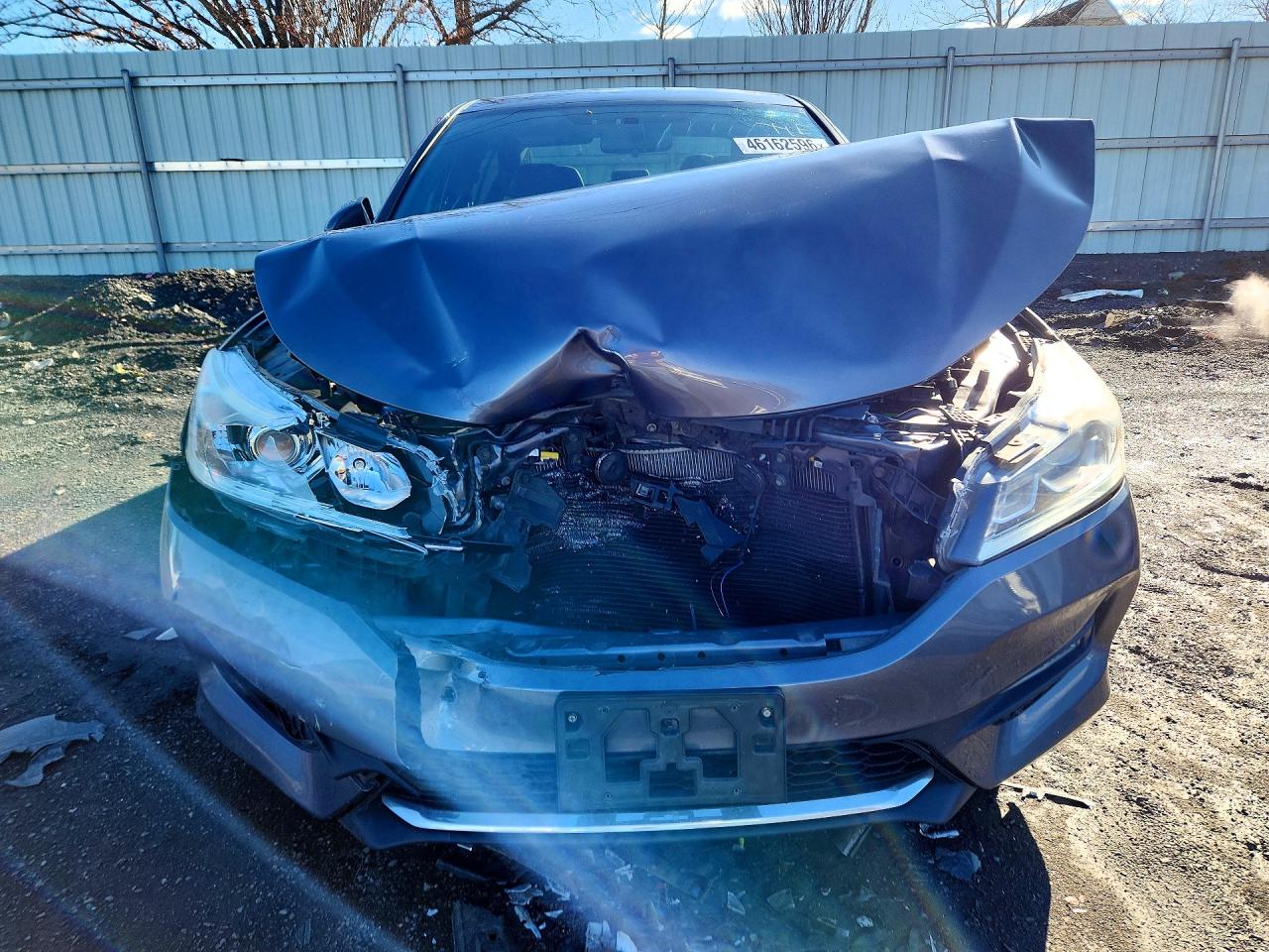 2017 Honda Accord VIN 1HGCR2F15HA015955 photo 5