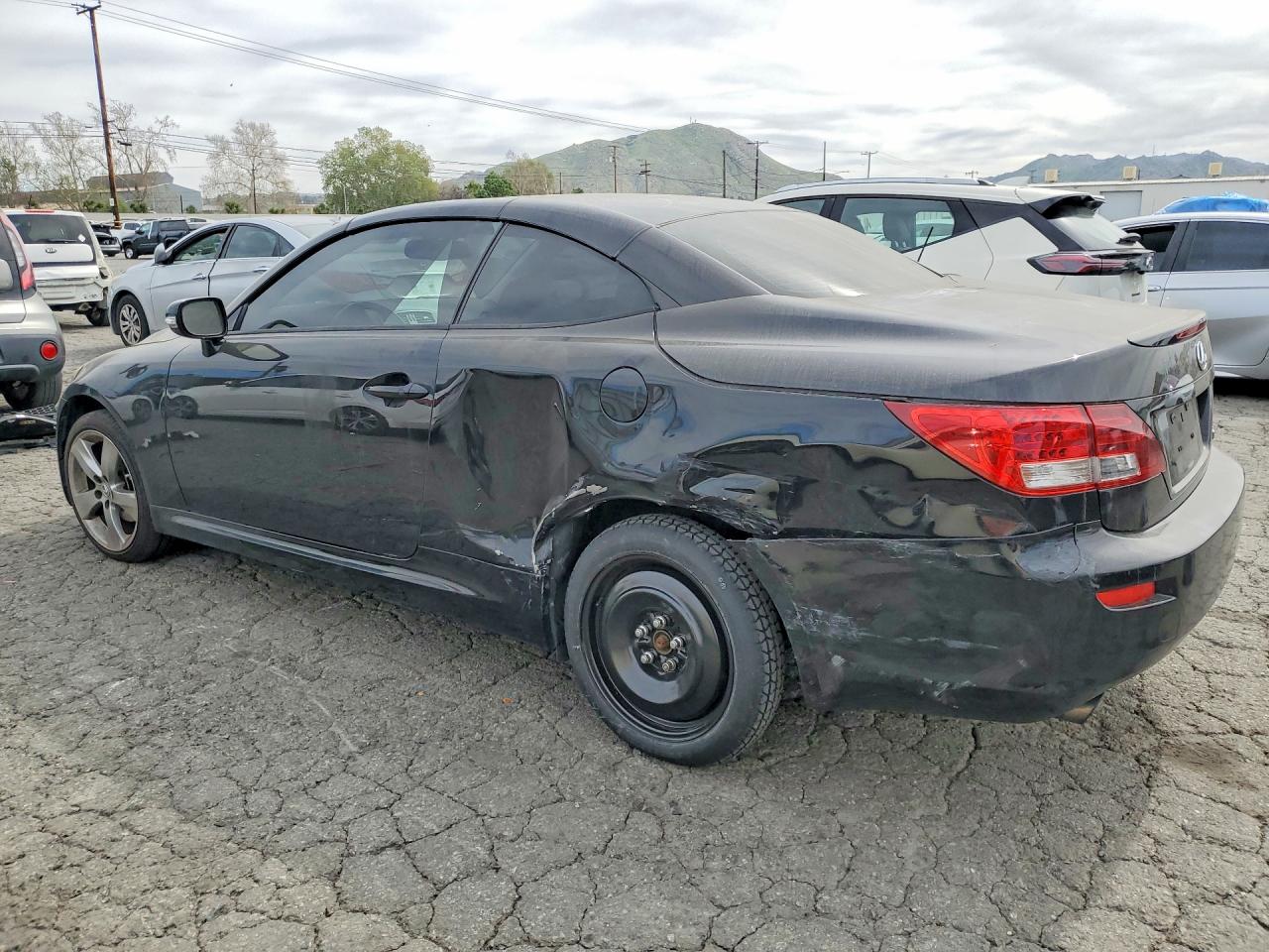 2011 Lexus Is 250c VIN JTHFF2C2XB2514820 photo 2