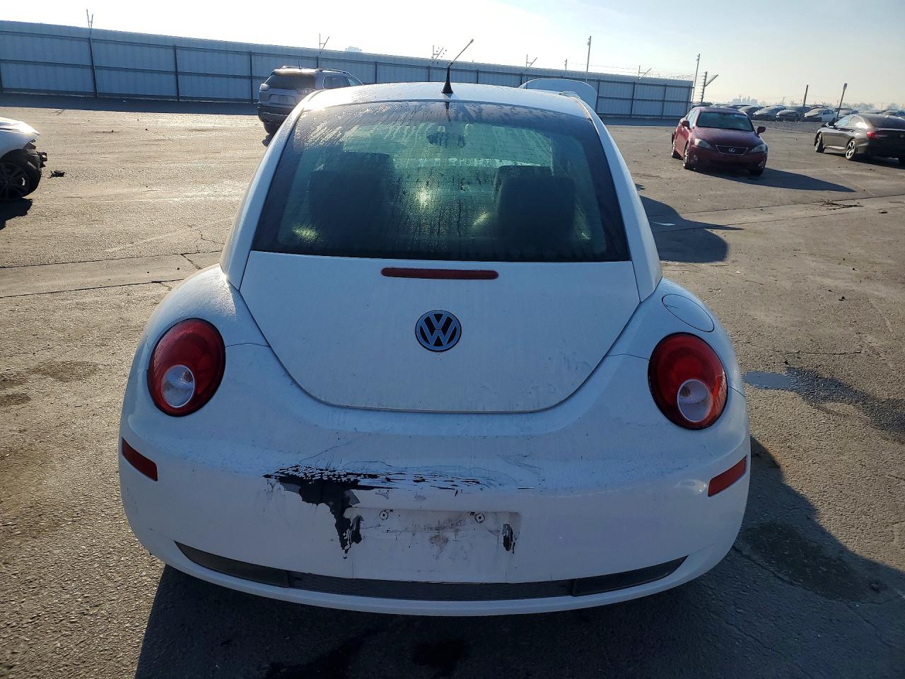 2010 Volkswagen Beetle VIN 3VWPG3AG1AM000611 photo 6