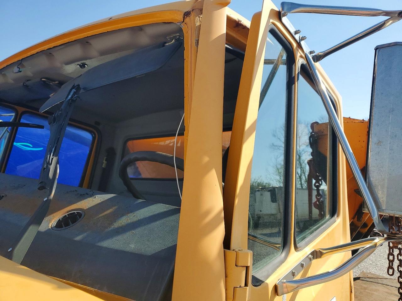 2000 FREIGHTLINER All other VIN 1FV6HFAB4YHA74743 photo 9