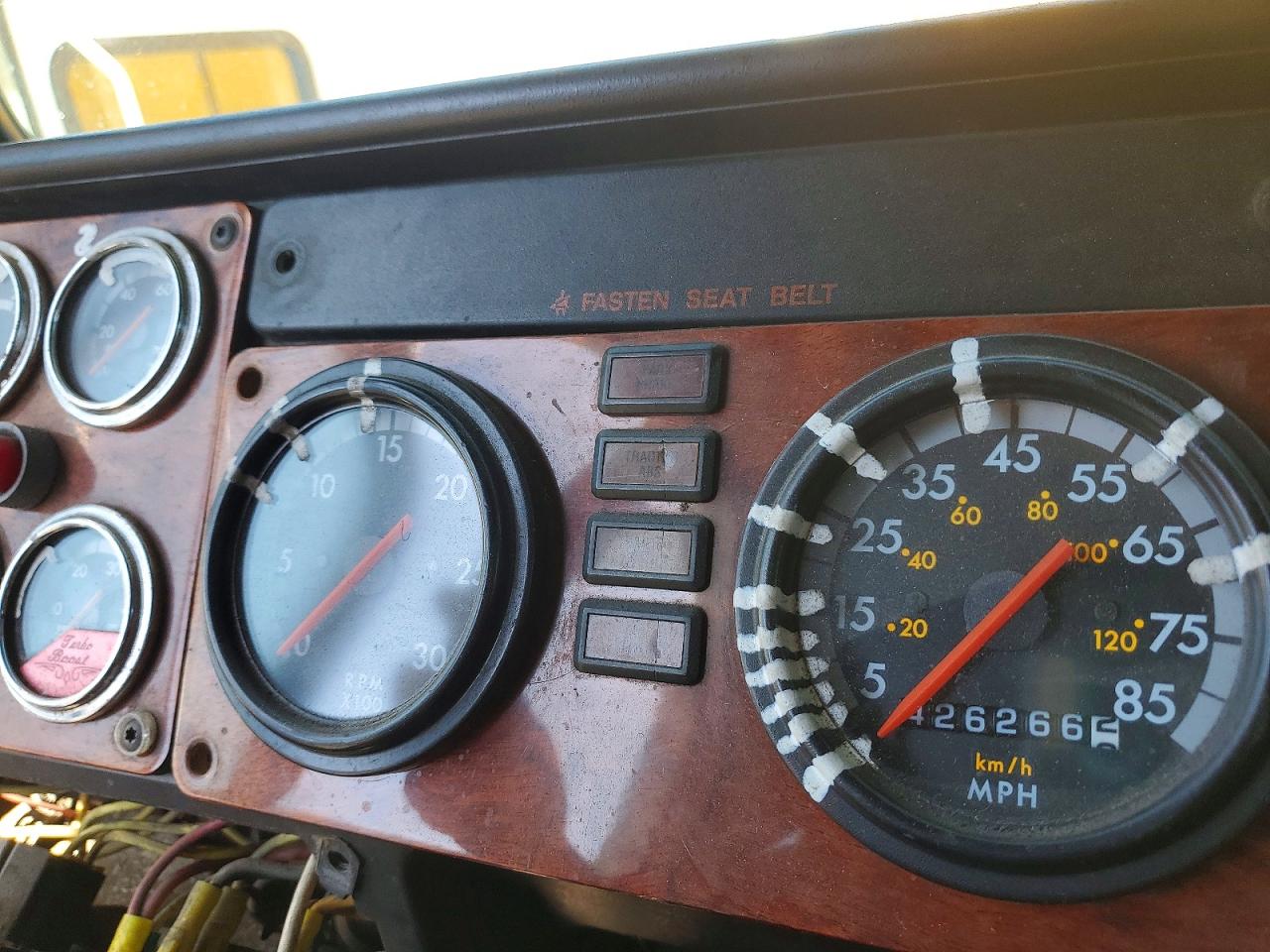 2000 FREIGHTLINER All other VIN 1FVNDXYB1YPF59320 photo 8