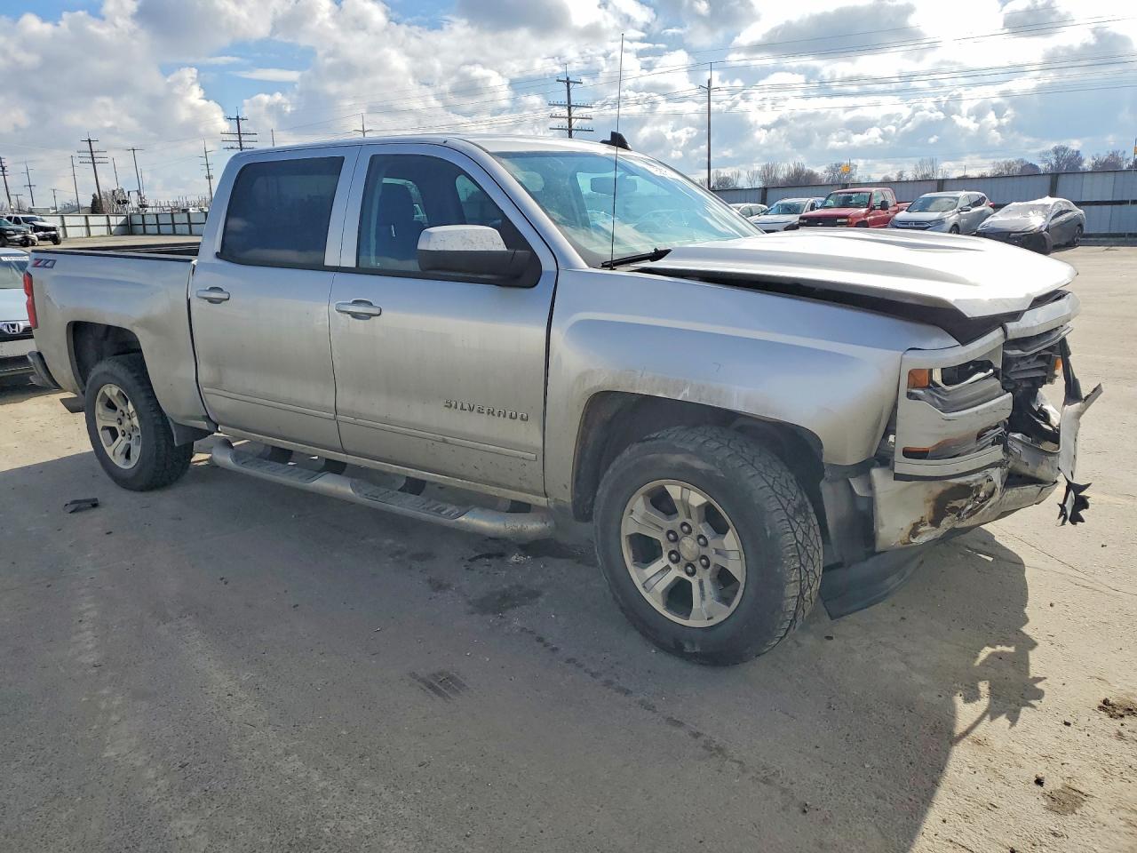 2018 Chev All models VIN 3GCUKREC5JG503619 photo 4