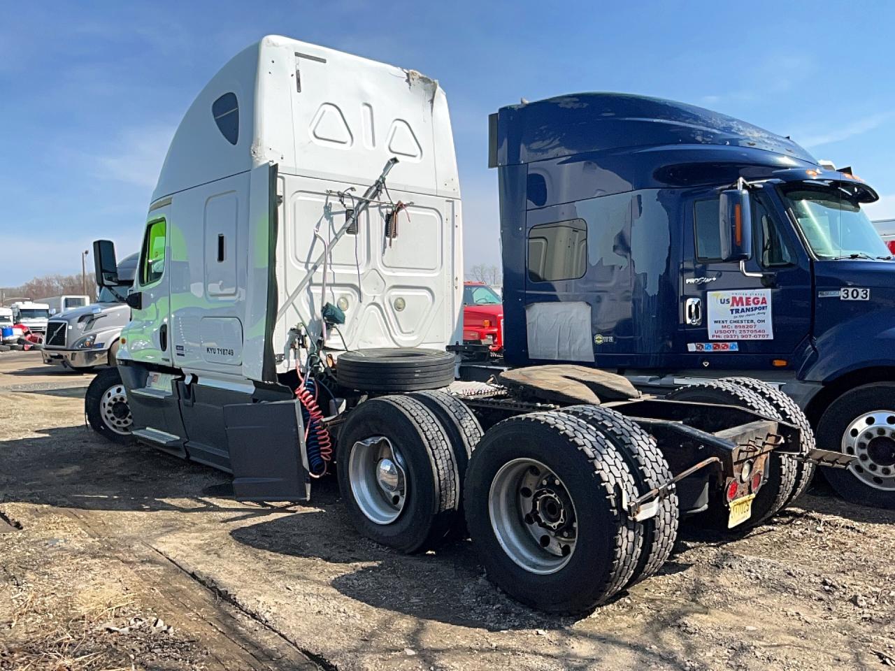 2015 FREIGHTLINER Cascadia VIN 3AKJGLD56FSFX3953 photo 3