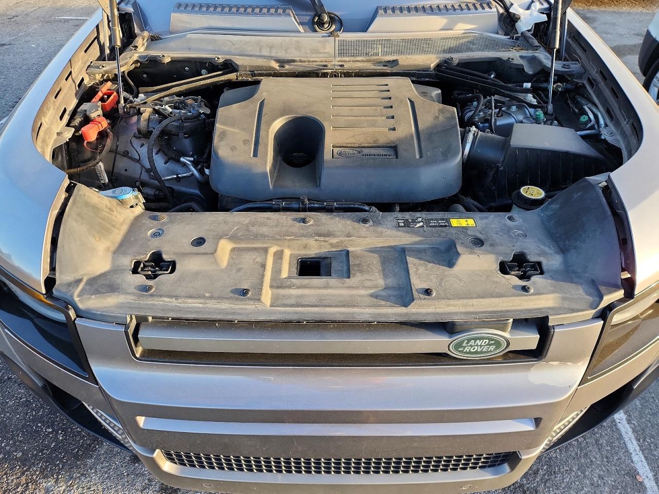 2021 Land Defender VIN SALE27RU2M2040338 photo 11