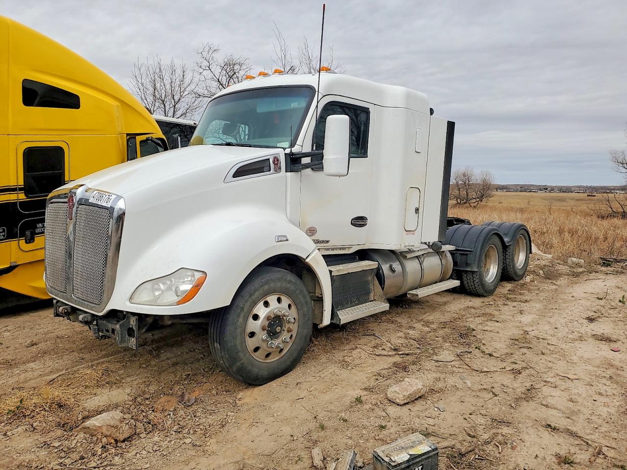 2020 KENWORTH All other VIN 1XKYDP9X5LJ304394 photo 2