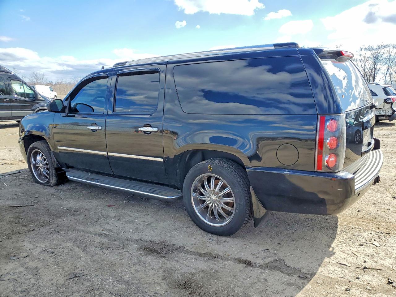 2012 GMC Yukon VIN 1GKS2MEF9CR231202 photo 2
