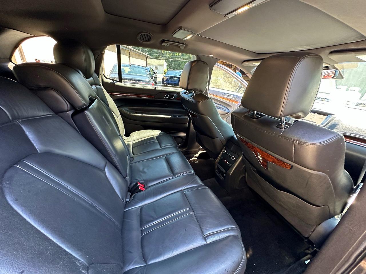 2017 Lincoln Mkt VIN 2LMHJ5NK3HBL01668 photo 6