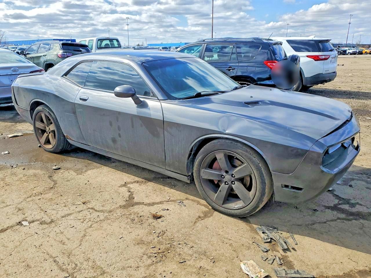 2013 Dodge Challenger VIN 2C3CDYAG8DH628891 photo 4