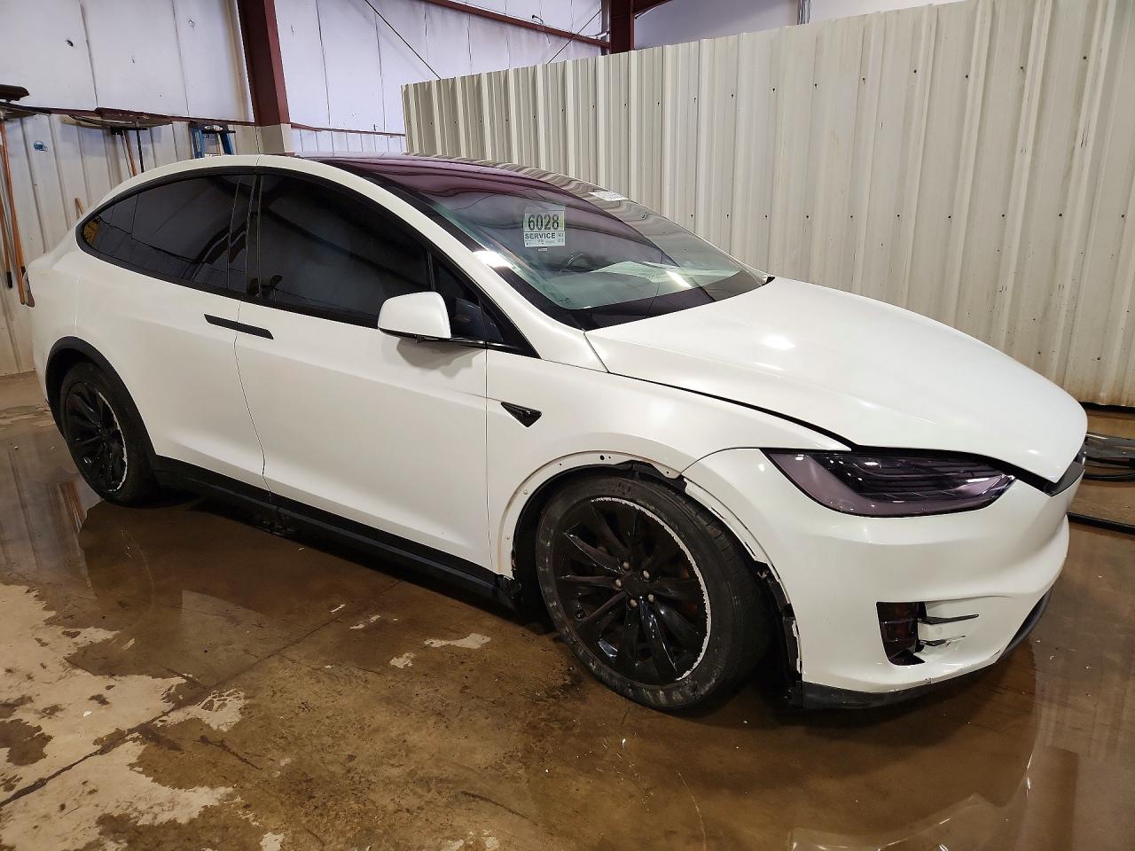 2016 Tesla Model x VIN 5YJXCAE22GF029310 photo 4