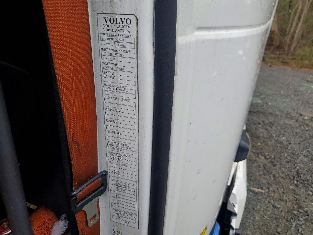 2022 Volvo Vn VIN 4V4NC9EH0NN295101 photo 10
