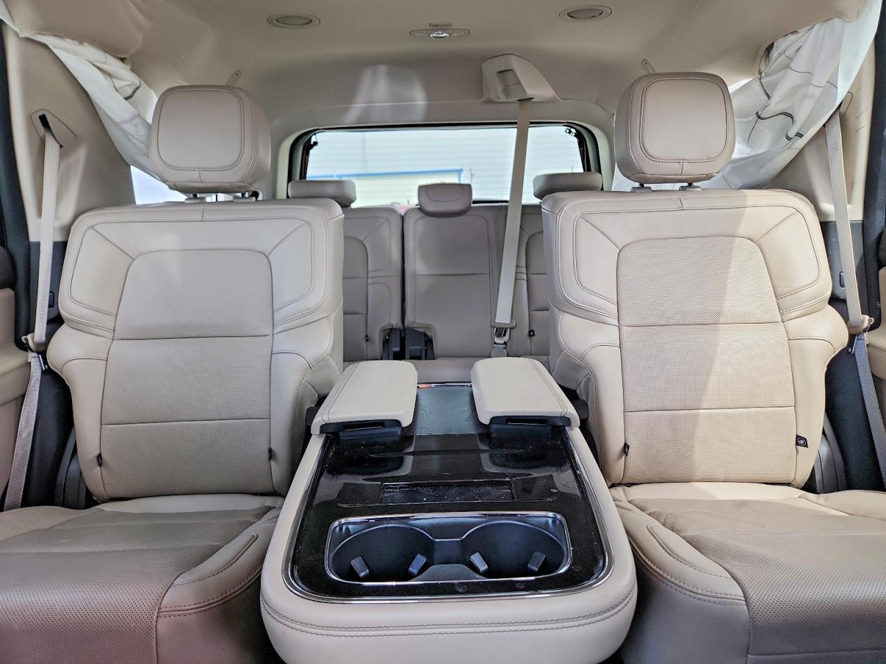2024 Lincoln Navigator VIN 5LMJJ2LG3REL06625 photo 10