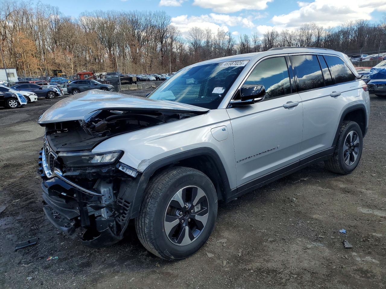2023 Jeep Cherokee VIN 1C4RJYB60PC626080 photo 1