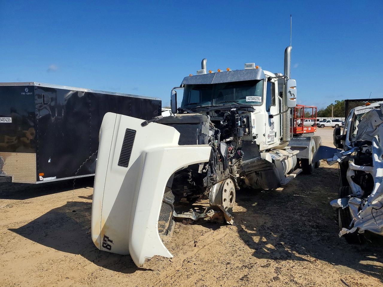 2025 MACK All models VIN 1M1PN4GYXSM016897 photo 2