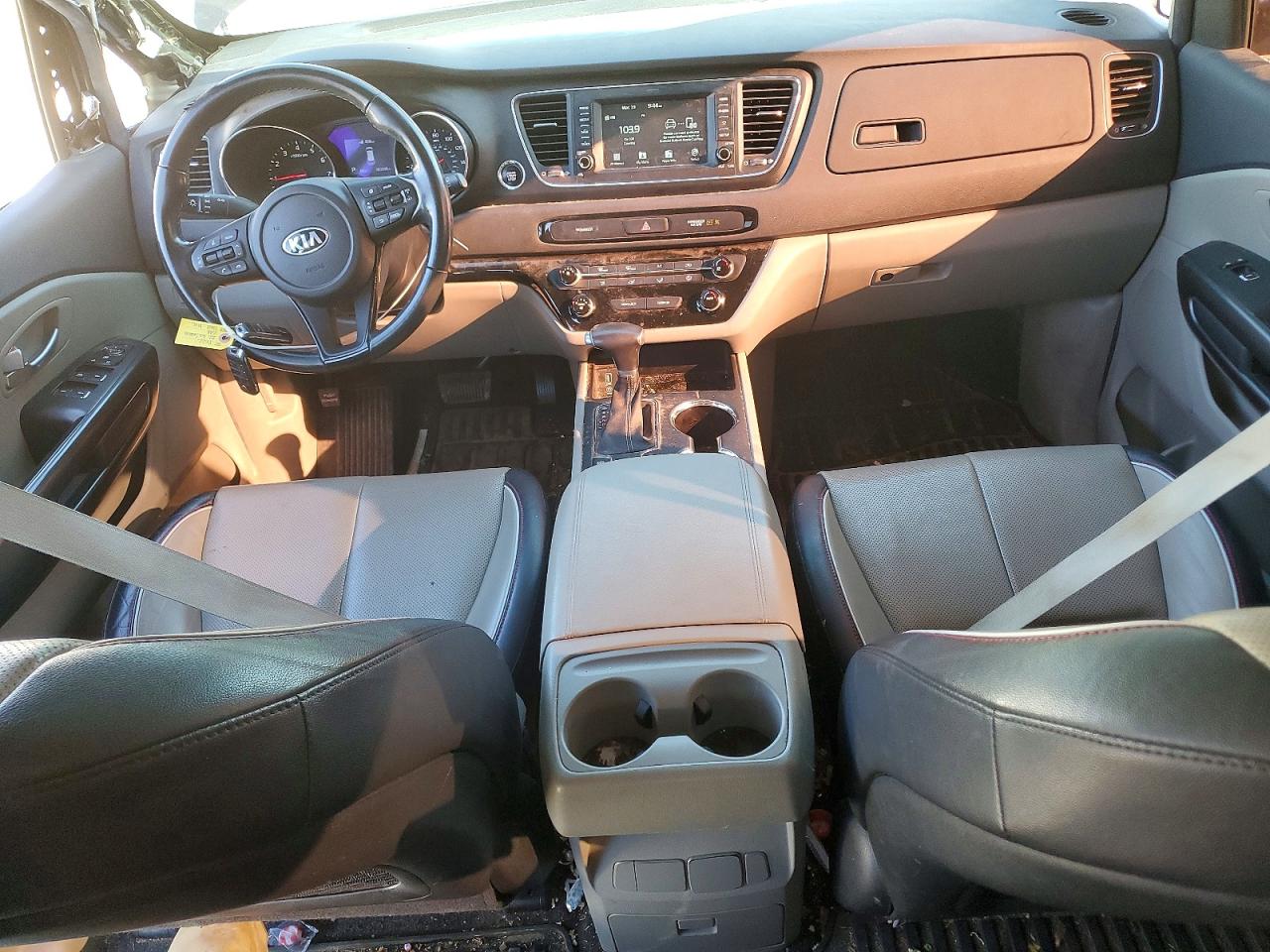 2021 Kia SEDONA VIN KNDMB5C15M6671292 photo 8