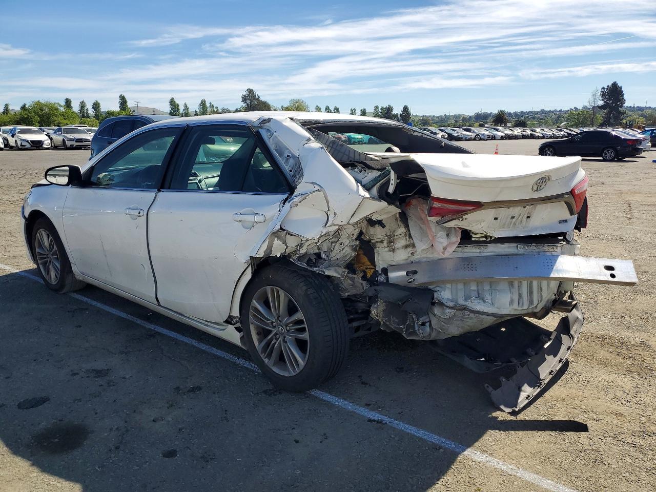 2016 TOYT Camry VIN 4T1BF1FK4GU189286 photo 2