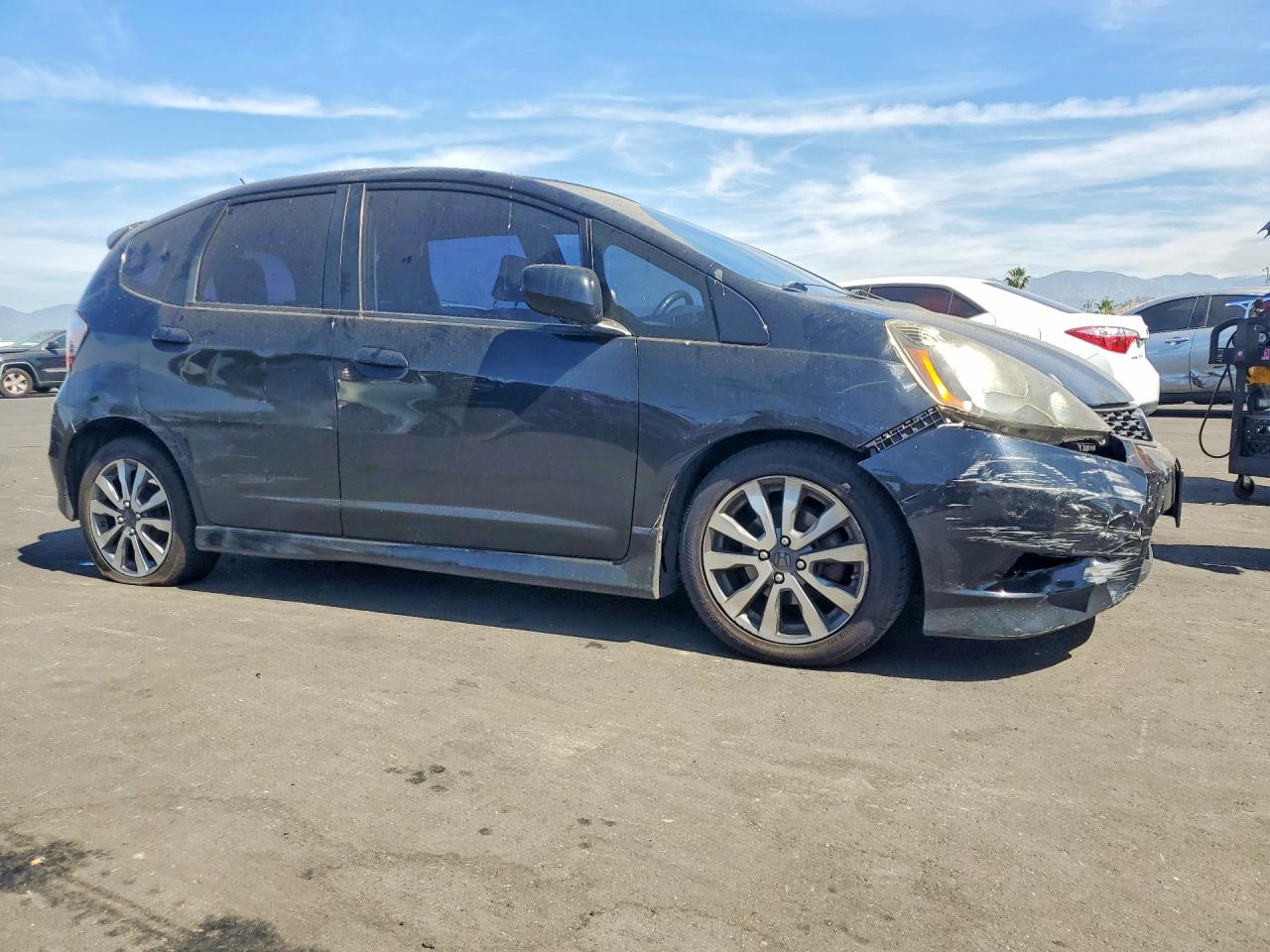2013 Honda Fit VIN JHMGE8H57DC041002 photo 4