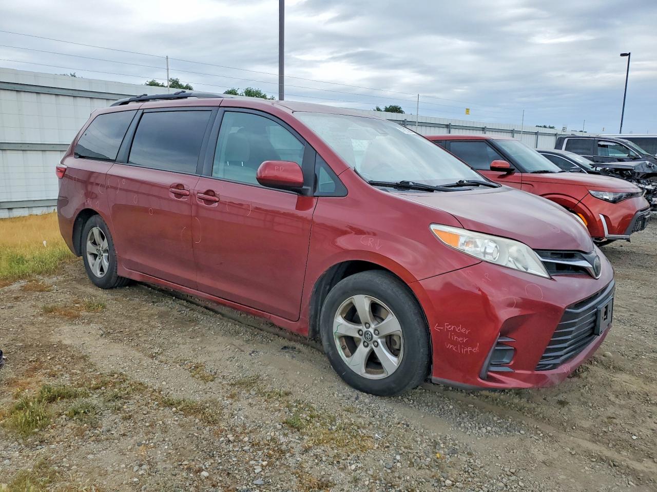 2018 Toyota Sienna VIN 5TDKZ3DC7JS913471 photo 4