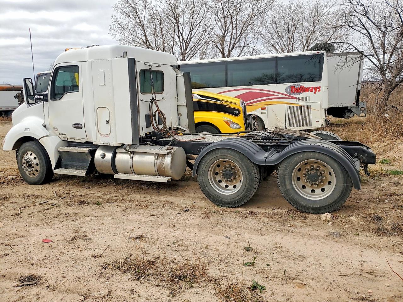 2020 KENWORTH All other VIN 1XKYDP9X5LJ304394 photo 3