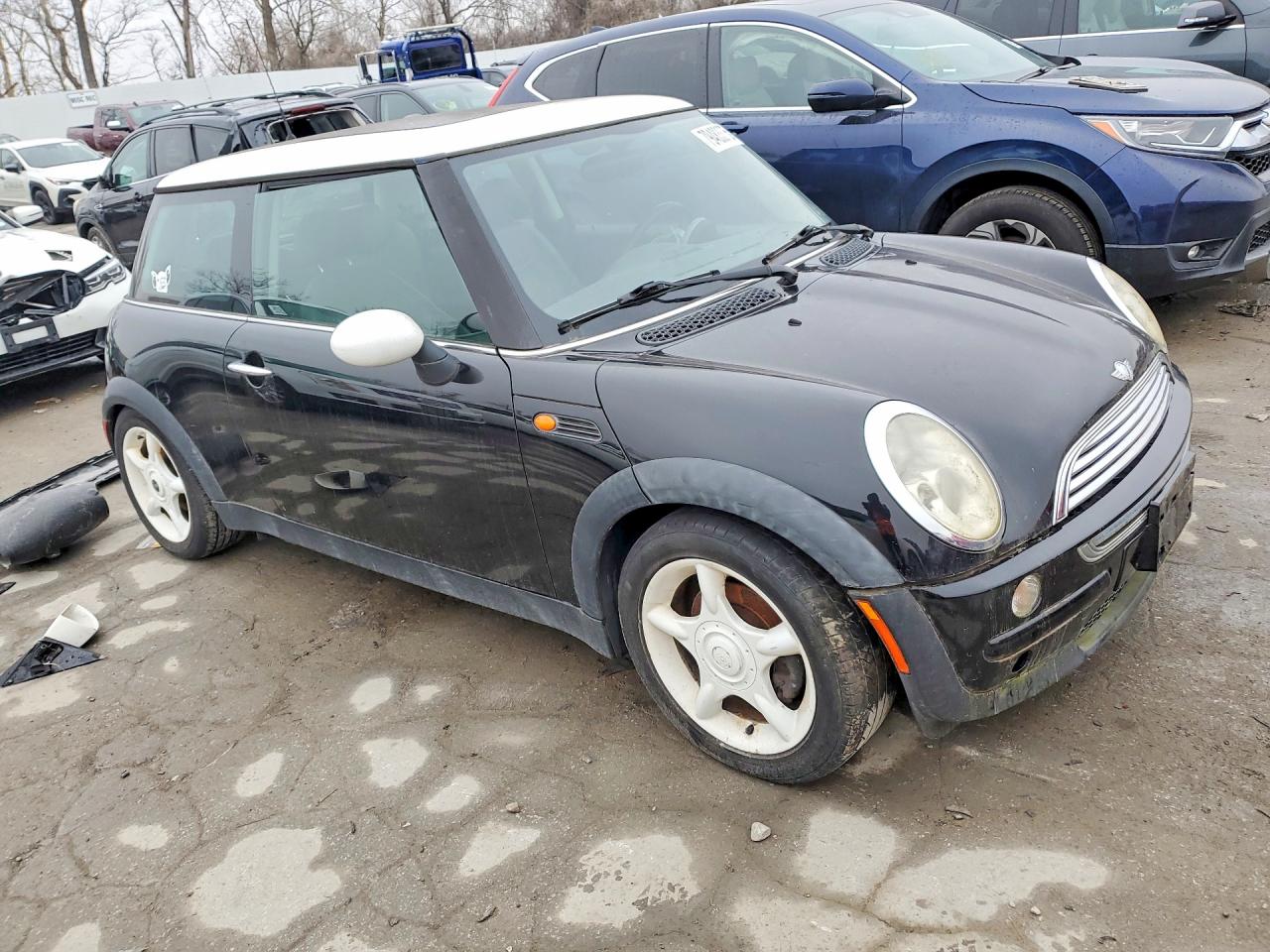 2003 Mini Cooper VIN WMWRC33403TC39761 photo 4