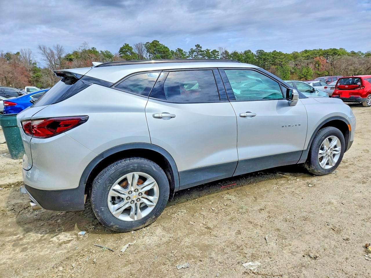 2022 Chevrolet Blazer VIN 3GNKBHR43NS173848 photo 3
