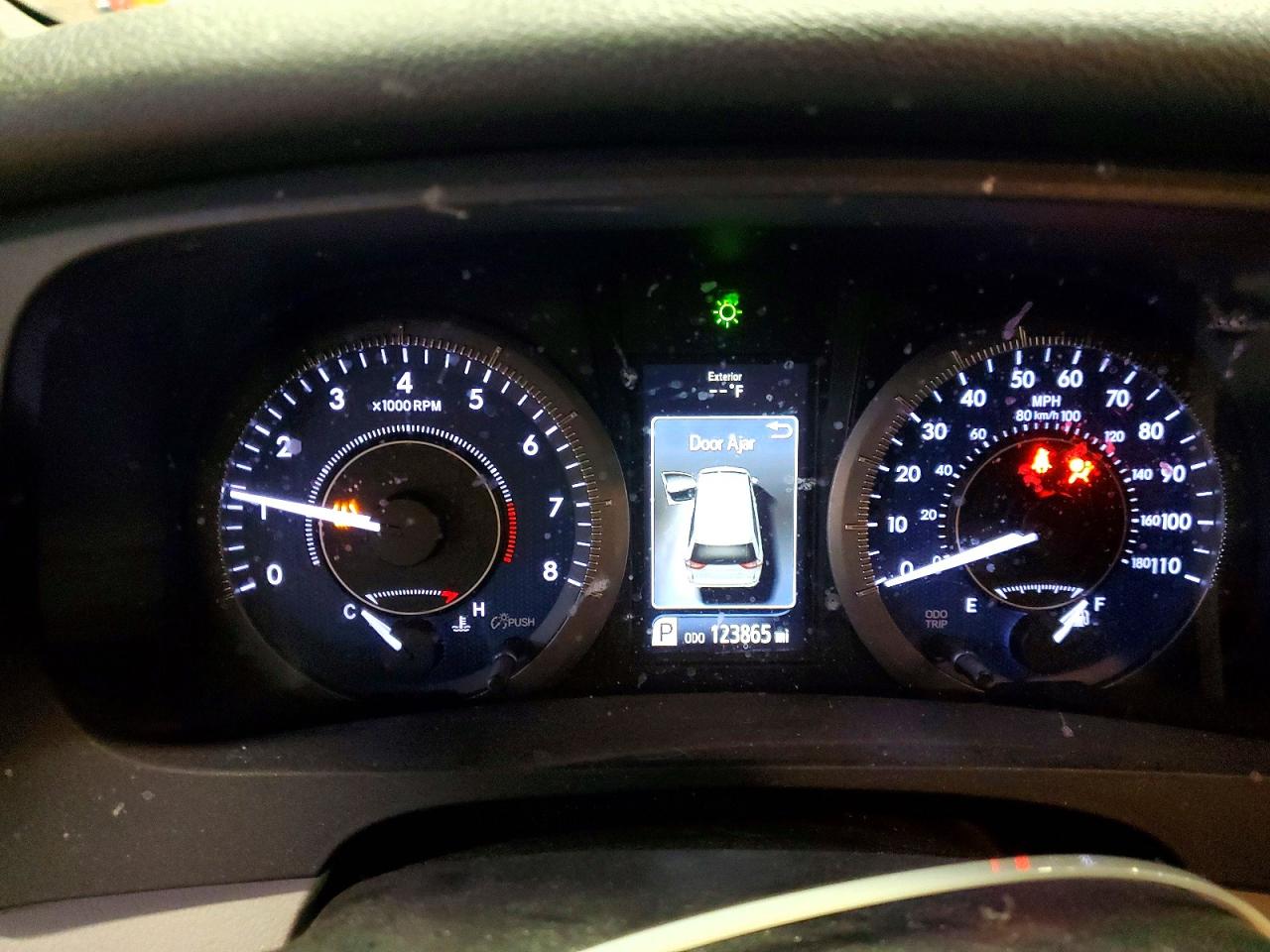 2019 Toyota Sienna VIN 5TDKZ3DC6KS983898 photo 9