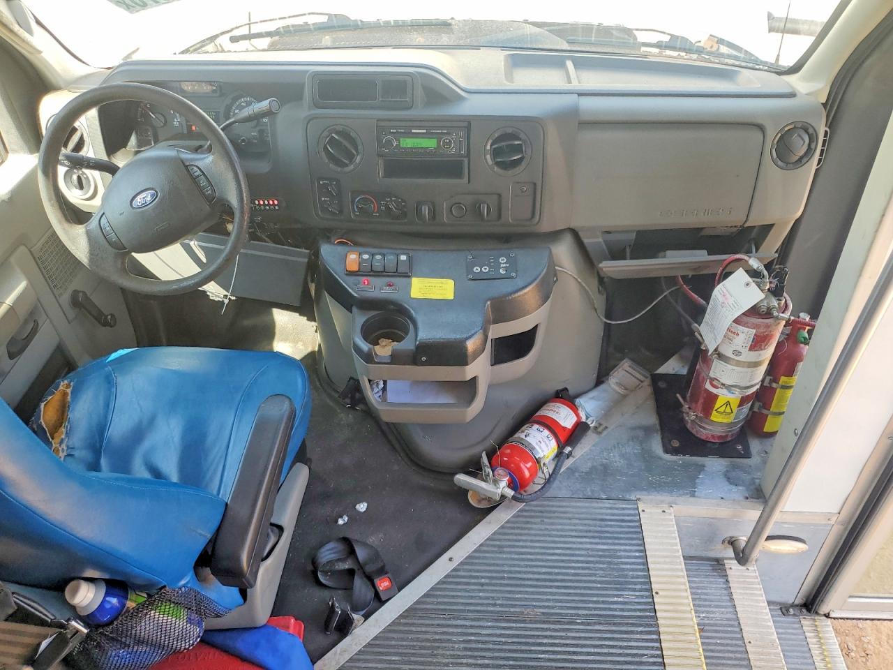 2016 Ford Econoline VIN 1FDEE3FL3GDC17065 photo 8