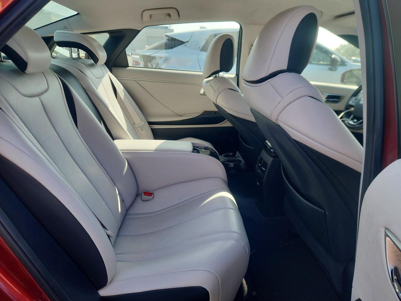 2019 Toyota Mirai VIN JTDBVRBD6KA007241 photo 10