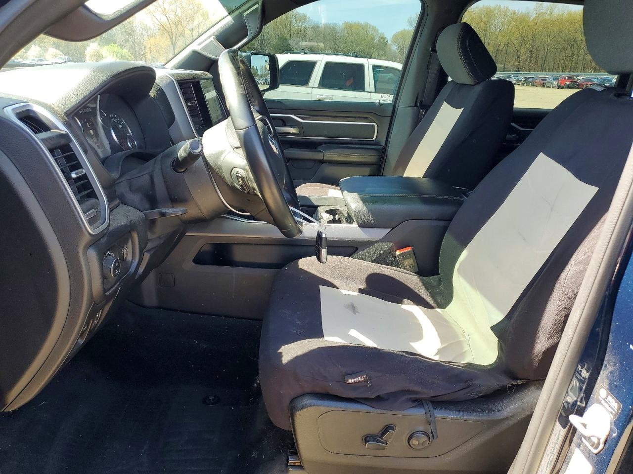 2022 Ram 1500 VIN 1C6SRFFT3NN129306 photo 7