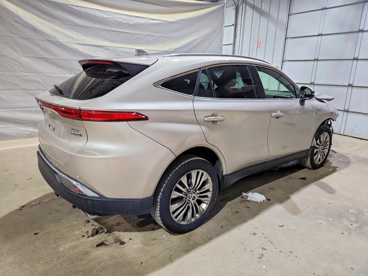 2021 Toyota Venza VIN JTEAAAAH0MJ040151 photo 3
