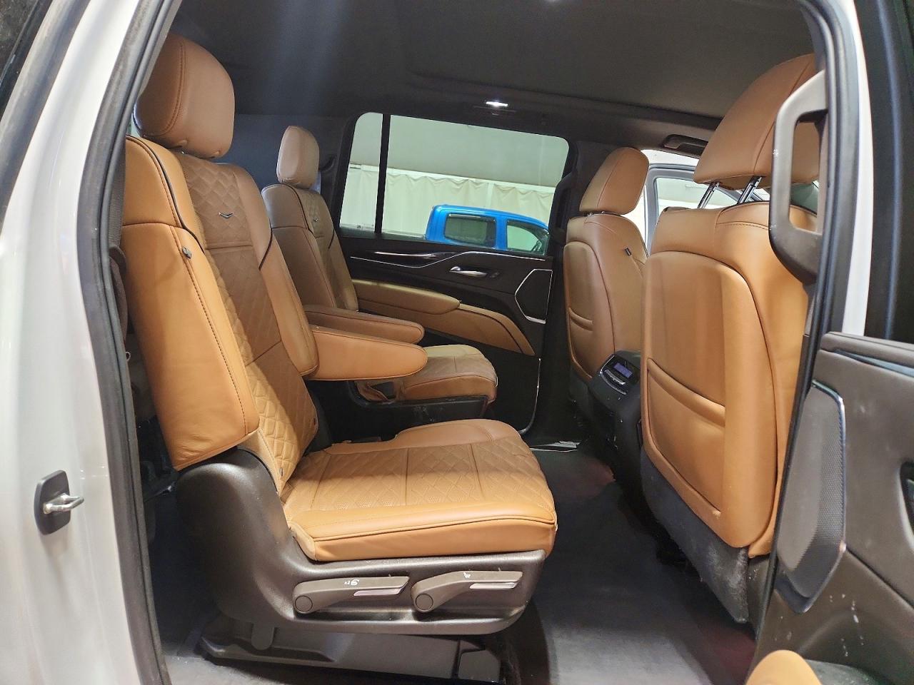 2022 Cadillac Escalade VIN 1GYS4KKL9NR360655 photo 11