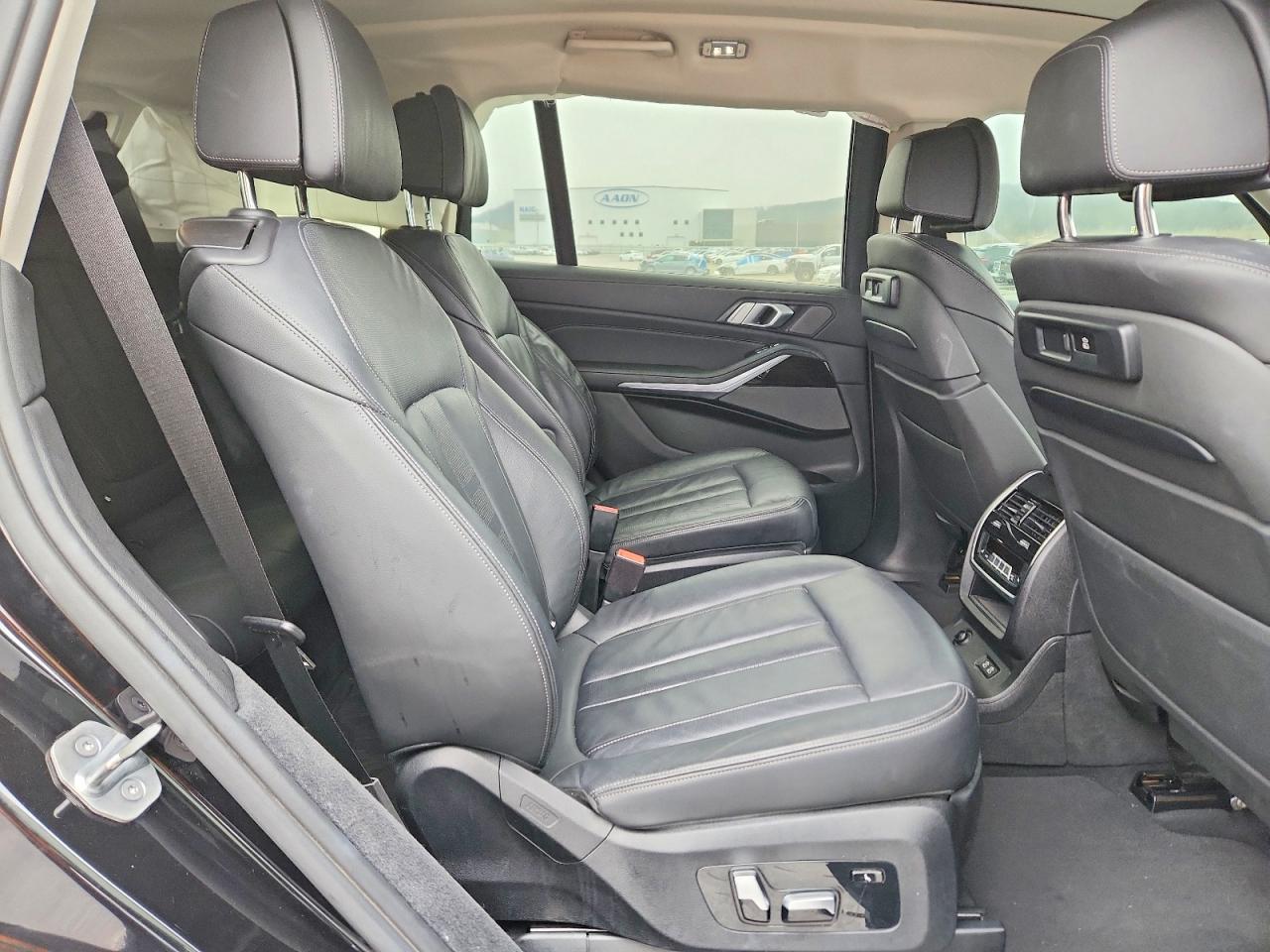 2019 BMW X7 VIN 5UXCX4C5XKLS37330 photo 11