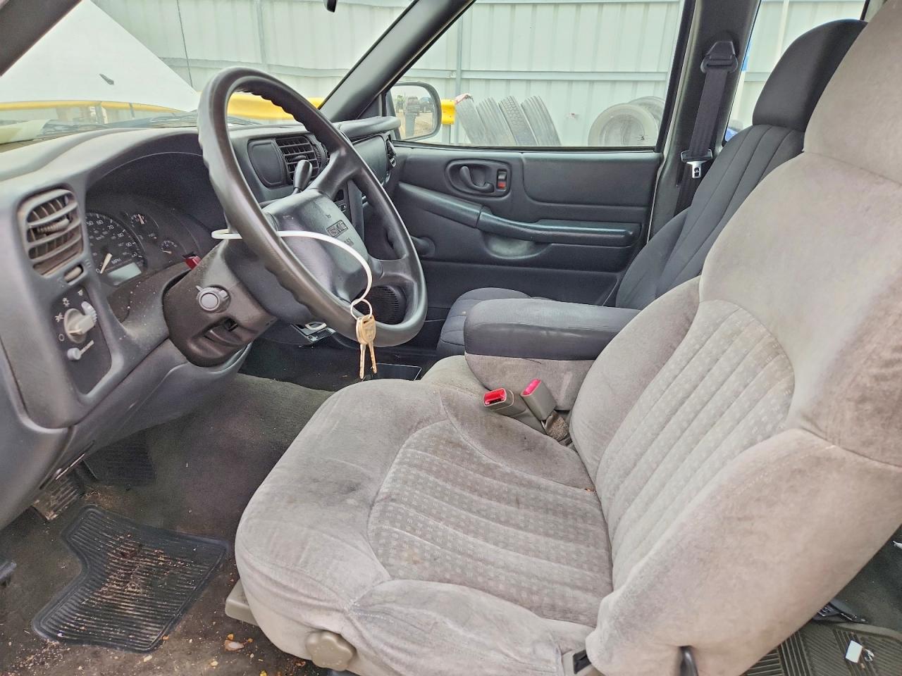 2003 GMC Sonoma VIN 1GTCS19XX38241339 photo 7