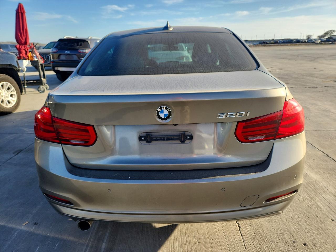 2017 BMW 3 series VIN WBA8E1G58HNU13968 photo 6