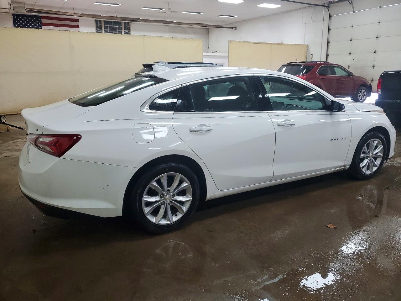 2019 Chevrolet Malibu VIN 1G1ZD5ST7KF149191 photo 3