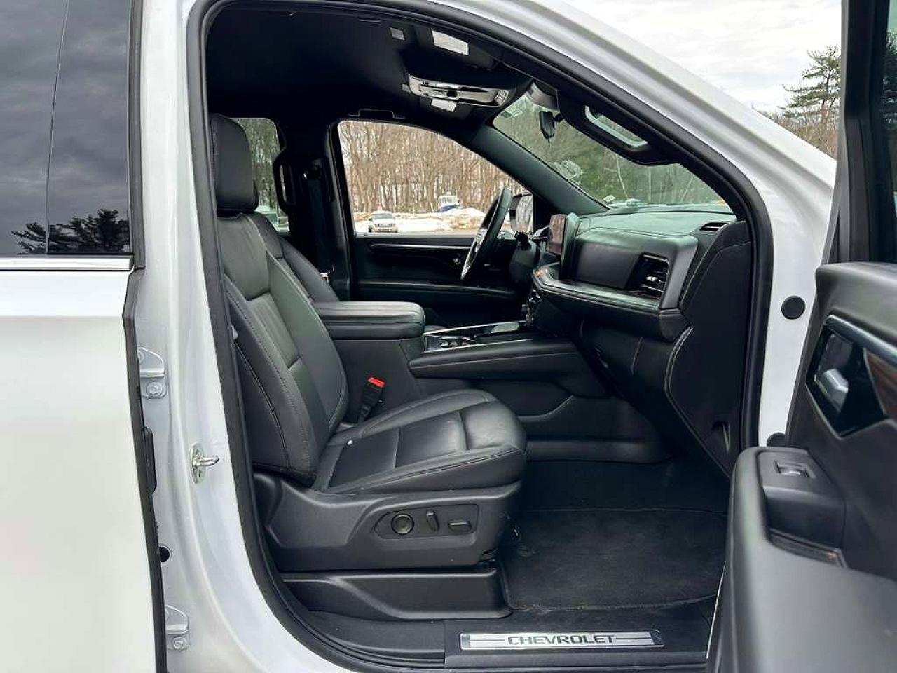 2025 Chevrolet Tahoe VIN 1GNS6NRD0SR327465 photo 9