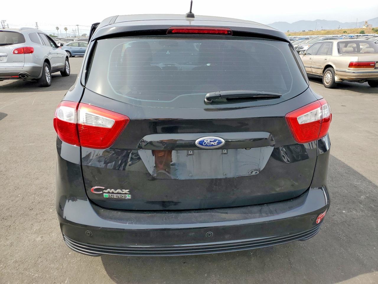 2016 Ford Cmax VIN 1FADP5CU6GL103804 photo 6