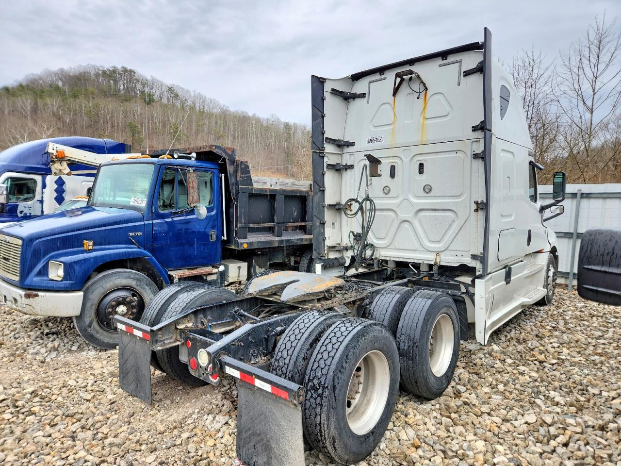 2018 FREIGHTLINER All other VIN 3AKJHHDR9JSJJ0840 photo 4